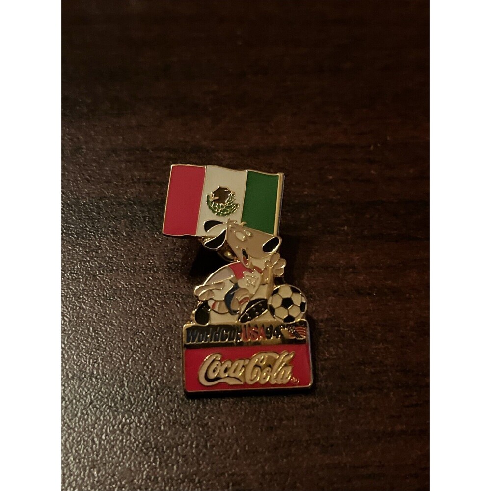 1994 USA World Cup Coca-Cola Stryker Dog Mascot Mexico Flag Lapel Hat‎ Pin